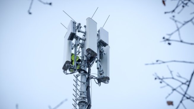 Консорциум около KKR е фаворит за базовите станции на Deutsche Telekom