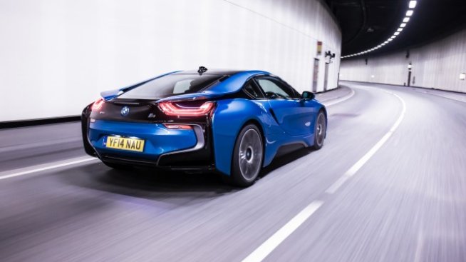 BMW удвои производството на суперхибрида i8