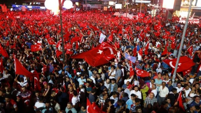 Експерти не изключват втори опит на турската армия да овладее страната