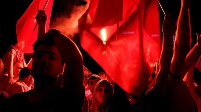 Как социалните мрежи повлияха на случилото се в Турция?