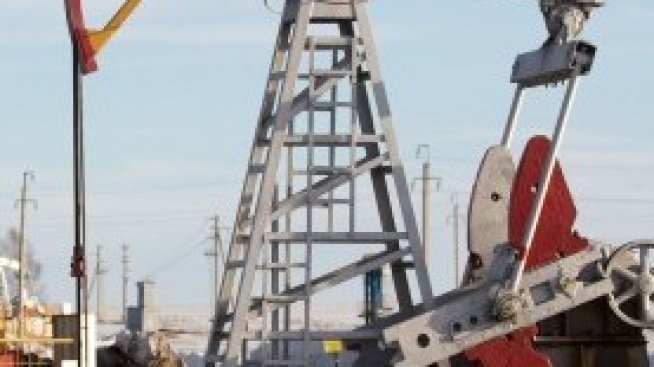 Опасенията за търсенето отново тласкат цените на петрола рязко надолу*