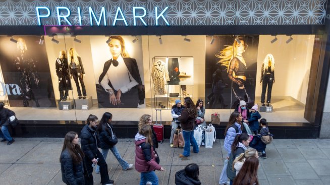 Ръстът на продажбите на Primark се забавя през празничното тримесечие