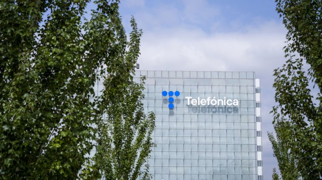 Испанското правителство планира да купи 10% дял в Telefonica