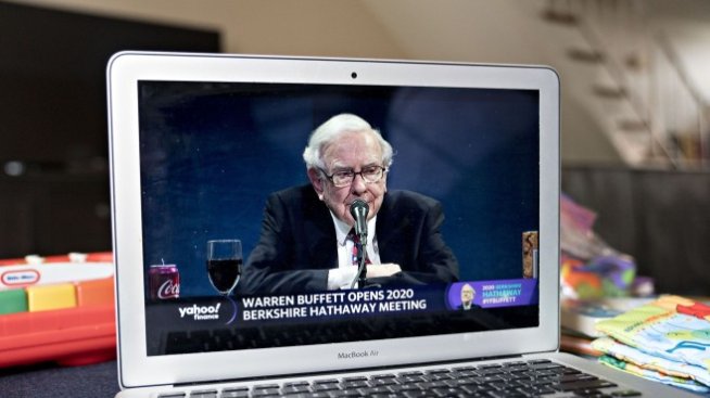 Бъфет приютява в портфейла си производител на злато 