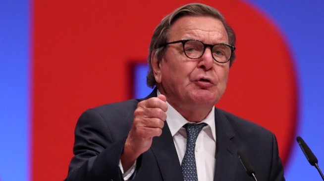 Шрьодер: Съпротивата срещу „Северен поток“ 2 е заради интереси на конкуренти