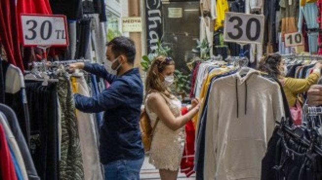 Обещанието на Ердоган за продължаващо намаляване на лихвите срива лирата с 8%
