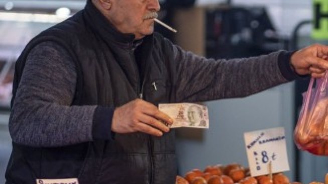 Плодовете стават лукс в Турция, инфлацията застрашава преизбирането на Ердоган