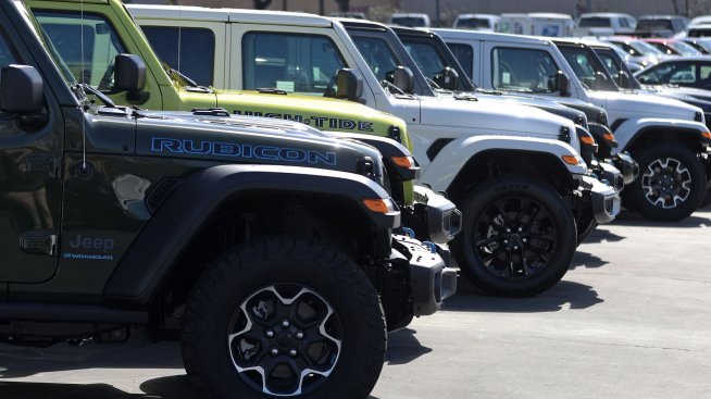 Защо митата на Тръмп са особено голяма заплаха за Stellantis?