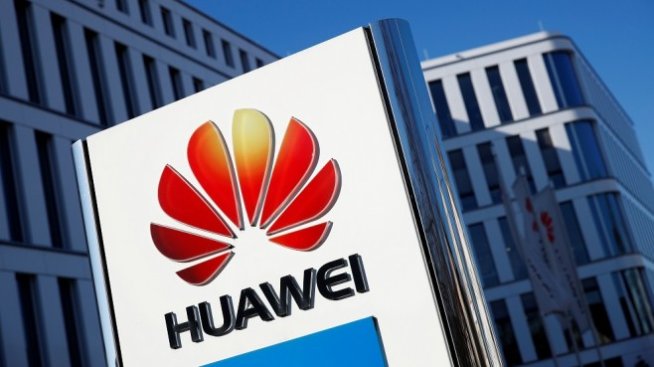 Битката на Huawei застава в центъра на Световния мобилен конгрес в Барселона