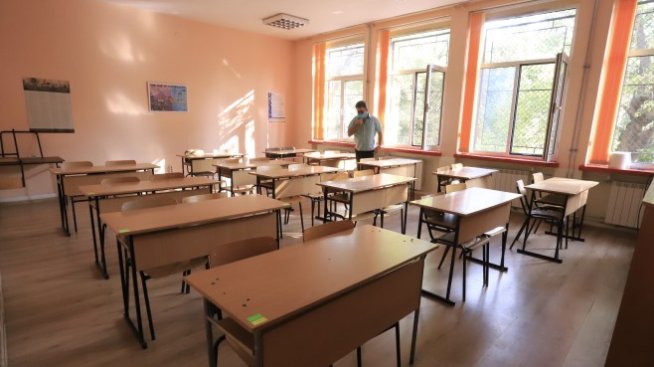 Красимир Вълчев: 0,4% от учебните паралелки в момента са под карантина