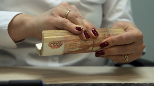 Украйна призова големите централни банки да забранят трансакциите с руски рубли