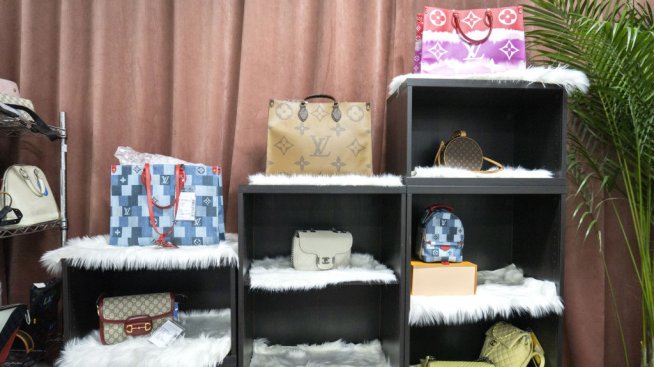 Китайските потребители утоляват глада си за луксозни стоки с употребявани чанти и часовници