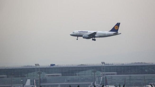 Lufthansa се рекламира като спестовник, търси 3 млрд. евро от пазара 