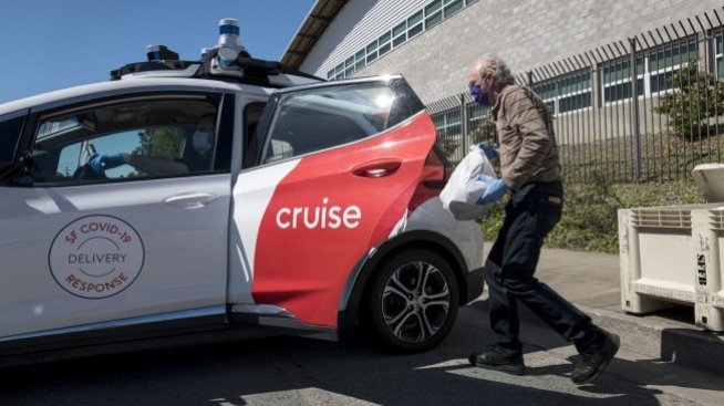 Cruise на GM чака разрешение от Калифорния за своите автономни таксита