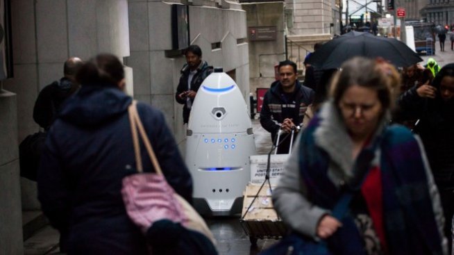 Ръстът на заплатите и дефицитът на работна ръка подкрепят търсенето на роботи