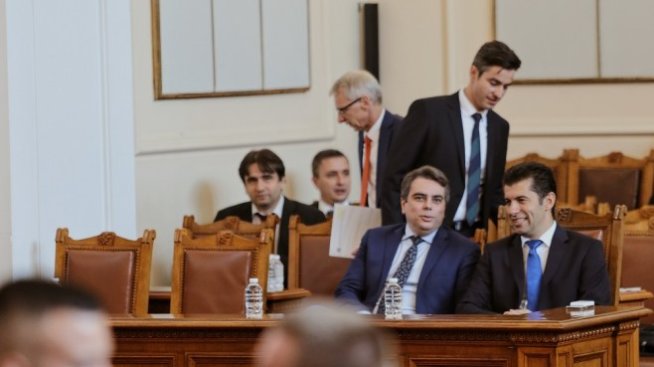 Кирил Петков в парламента: Това правителство няма да позволи да се краде