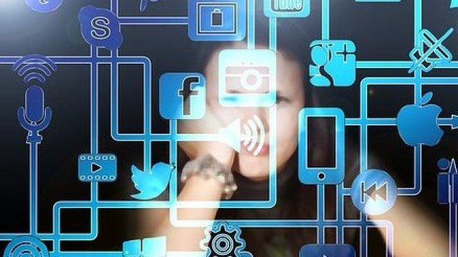 Близо 34% от фирмите използват социални медии, за да рекламират в интернет