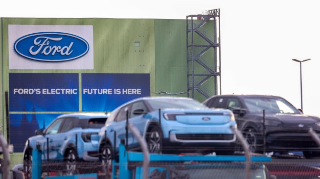 Отписванията заради електромобилите удариха печалбата на Ford за 2025 г.