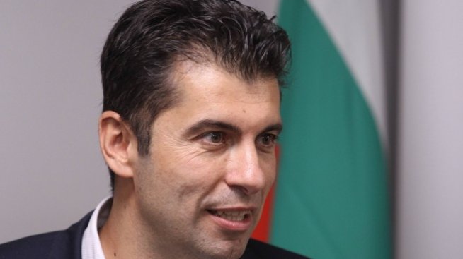 Кирил Петков все пак уволни шефа на "черната касичка" ДКК