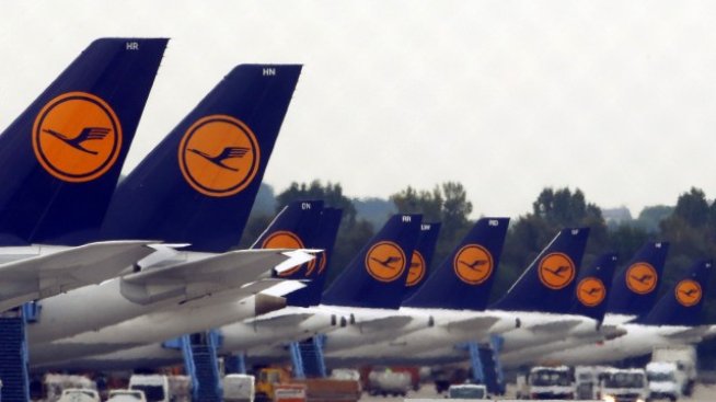 Lufthansa увеличава леко приходите си през ноември 