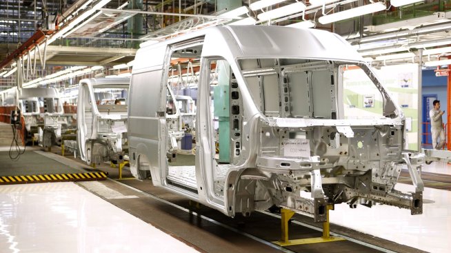 Stellantis иска да настигне Ford при микробусите с 25% ръст на продажбите до 2027 г.