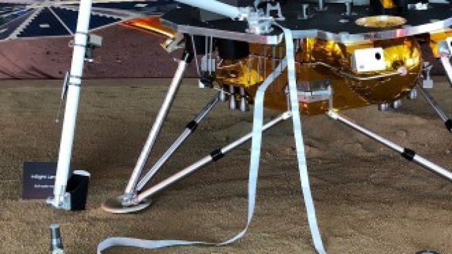 Космическият апарат InSight кацна на повърхността на Марс