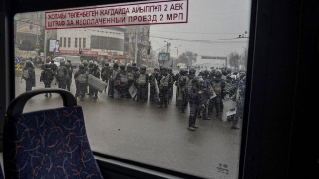 Размириците в Казахстан отправят предупреждение към Русия