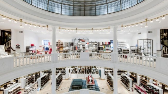 Мрачните коледни празници за H&M