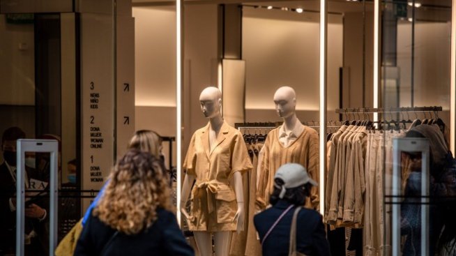 Насочването към домашно облекло срина печалбата на Inditex