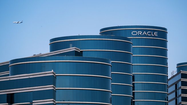 Oracle вече ще се управлява от двама нови съизпълнителни директори