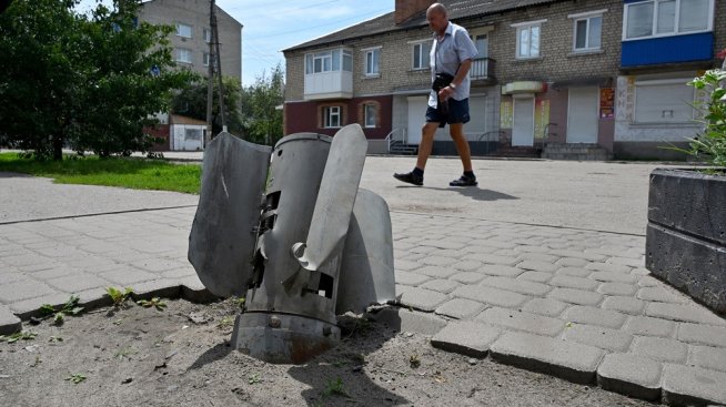 Русия обстреля Украйна с ракети "Циркон", "Калибър" и "Кинжал", пострада детската болница в Киев*