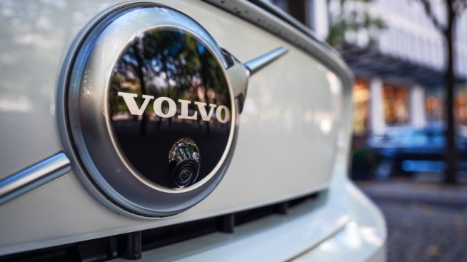 Volvo спира финансирането на Polestar, обмисля разпределяне на акции