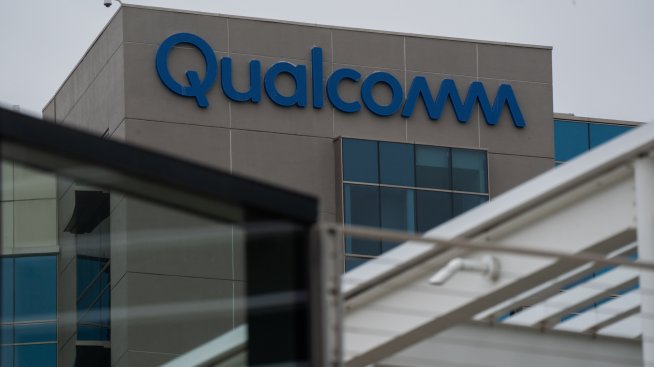 Qualcomm ще доставя 5G чипове на Apple до 2026 г.