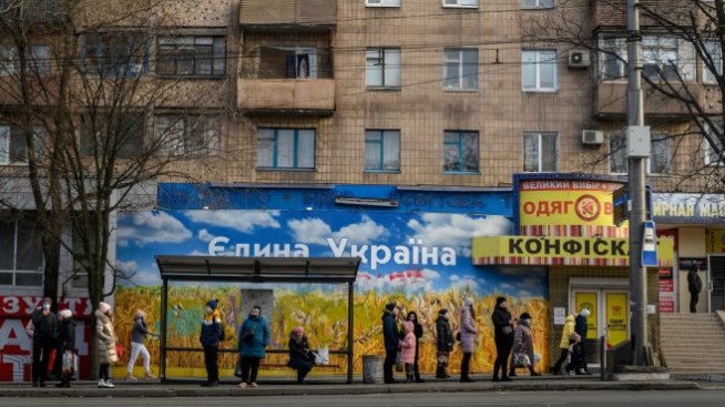 Западът продължава дипломатическите усилия за Украйна
