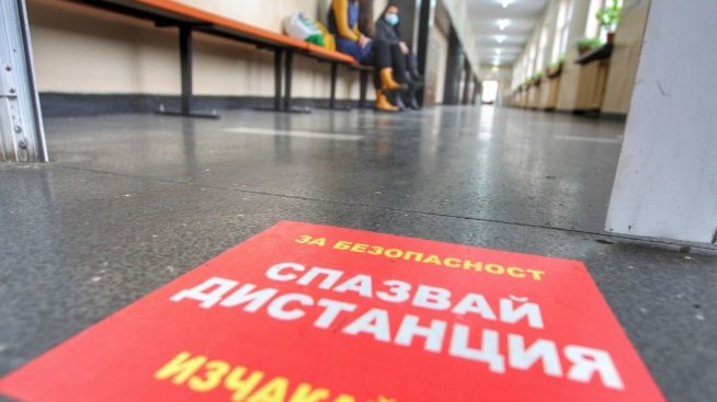 Николай Денков предлага пет неучебни дни между двата срока