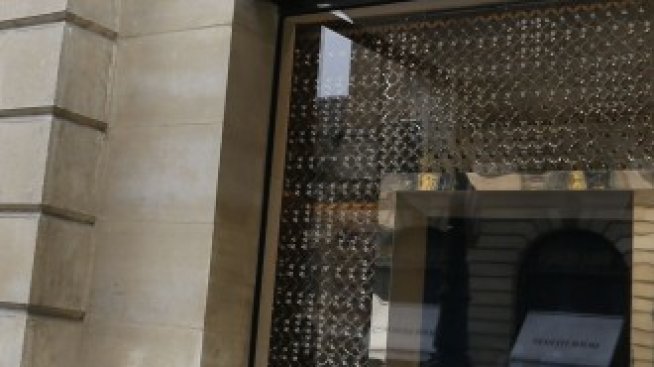 Главните улици в Париж продължават да привличат луксозните марки