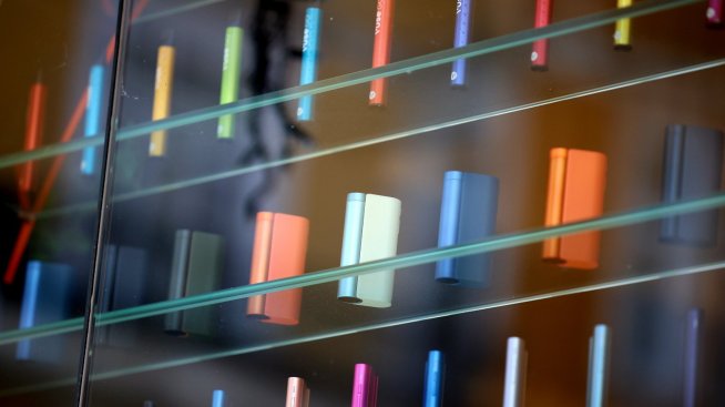 Пълна забрана за вейповете в България одобри парламентът