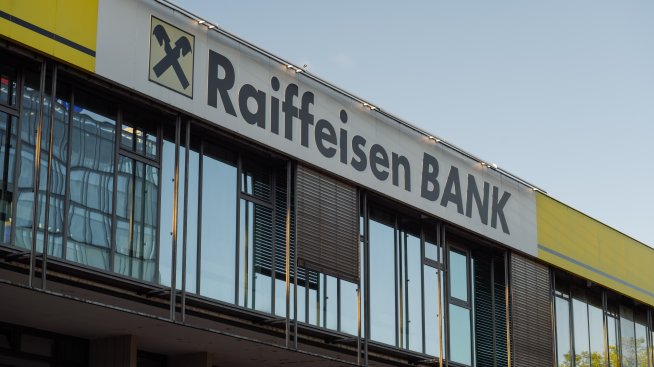 Руски съд осъди Raiffeisen да плати обезщетение за 339 млн. евро