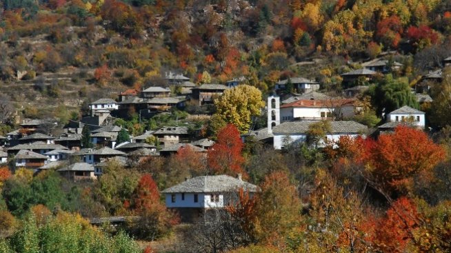 Все повече софиянци купуват къщи в Павел баня и Казанлък