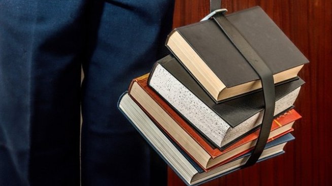 Как платформата Athena Uni помага на студентите за учебния процес