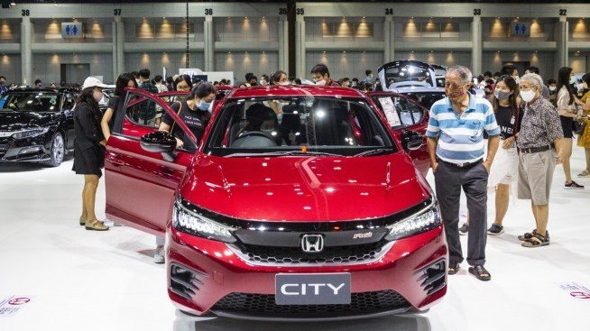 Honda пуска лимитирана версия на седана Legend с трето ниво на автономност