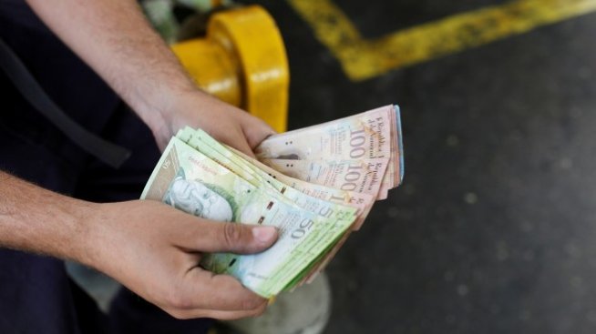 Инфлацията във Венецуела надхвърли 2600 процента