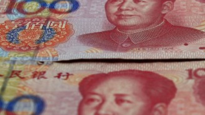 Юанът със седми рекорд спрямо долара през май