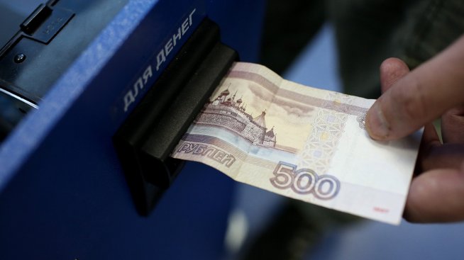 Силната рубла и ниските цени свиват приходите на Русия от петрол и през септември