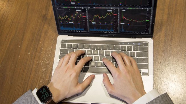 Само срив на фондовия пазар може да спаси облигациите, според Barclays 