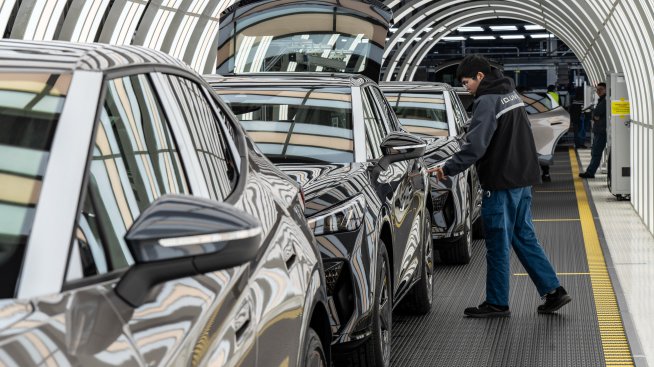 Volkswagen изтегля над 70 хил. ектромобила по света заради дефектни батерии
