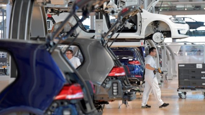 Икономическата активност в еврозоната показва признаци на стабилност през април