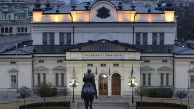 Депутати одобриха промените за затягане на надзора на свързаните лица с банките