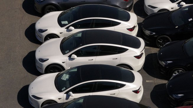 Tesla планира шестместен вариант на Model Y