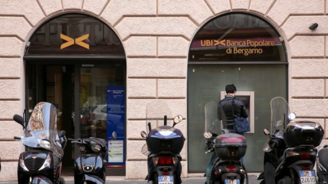 UBI ще изплаща по 40% от печалбата си като дивидент в следващите три години